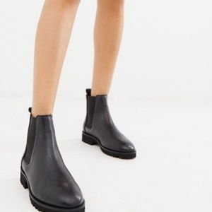 ASOS DESIGN Addie leather chunky chelsea boots